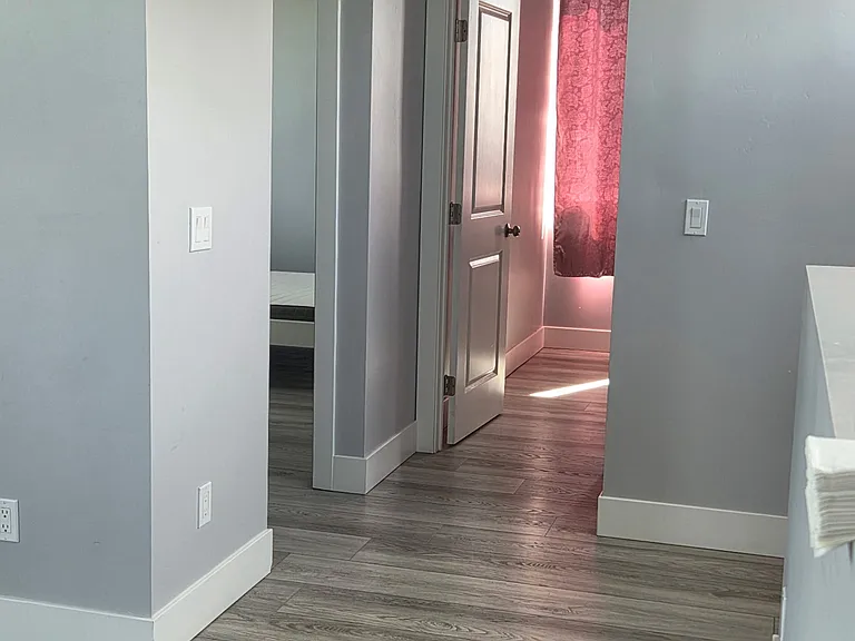 2423 Baily Ave — Photo 2