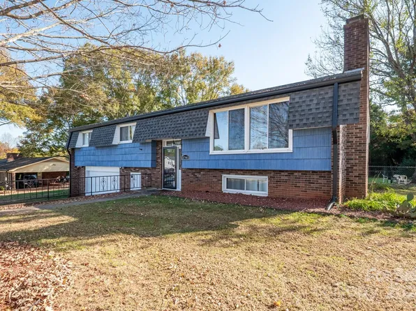 2741 Cedar St, Conover, NC 28613