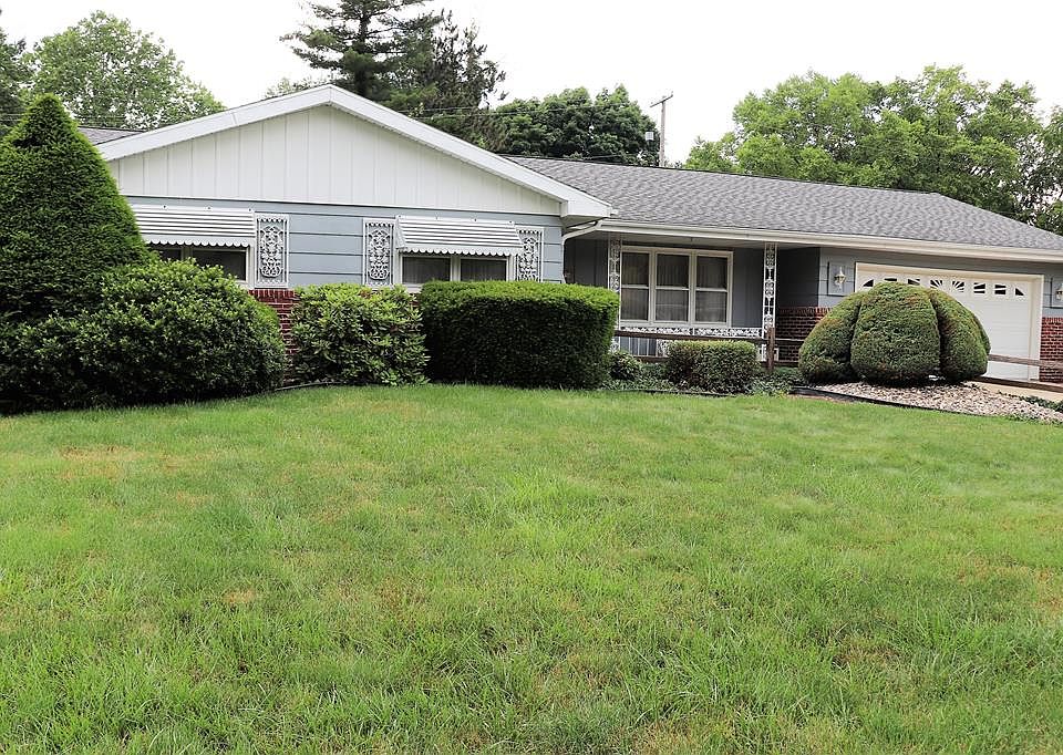 1st image of 3230 Vista Dr