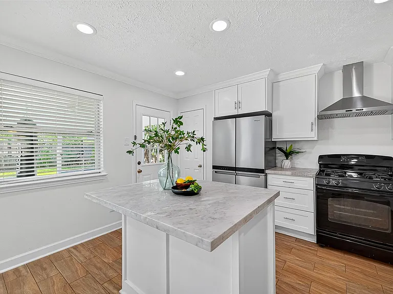 5323 Windsong Trl — Photo 15