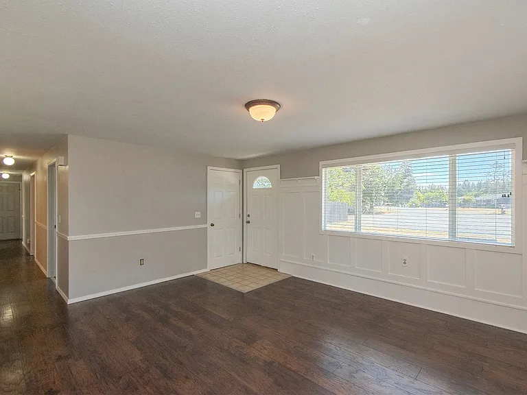 100 W Robert Pl — Photo 20