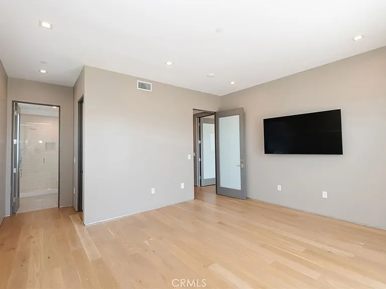 1643 S Carmelina Ave — Photo 29