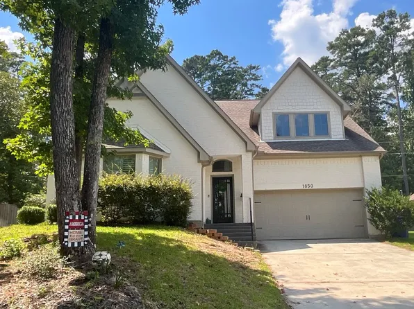 1850 Camellia Dr, Huntsville, TX 77340