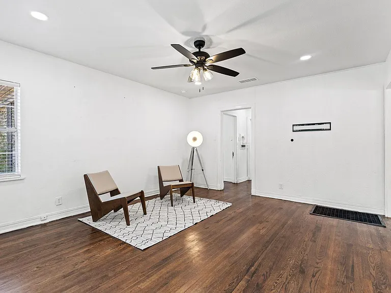 82 Vaughn Dr — Photo 4