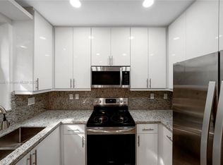 104 Riverwalk Cir E, Fort Lauderdale, FL 33325