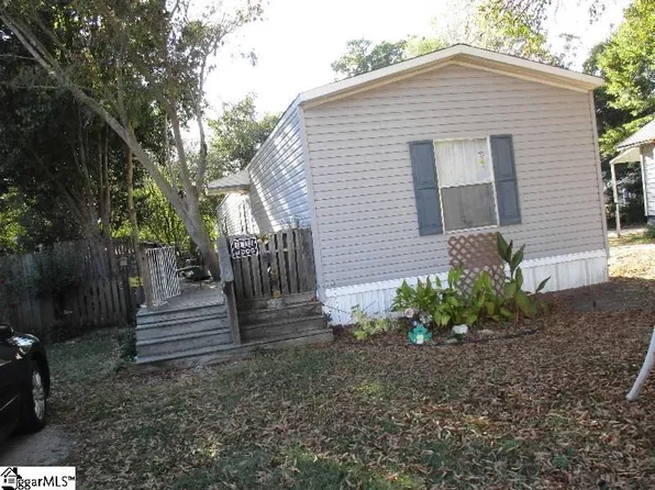 130 Pine St, Clinton, SC 29325