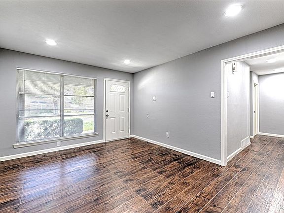 4th image of 1019 Caladium Dr