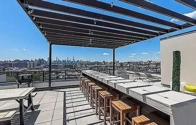 Rented by REAL New York | media 52