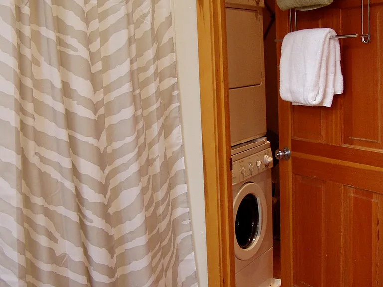 From bathroom to utility / closet room