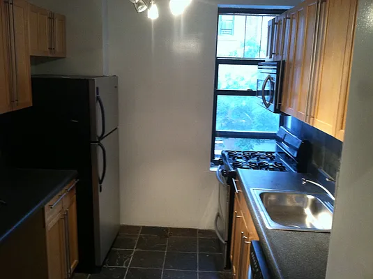 Rented by Rolling Stone Realty LLC | media 2