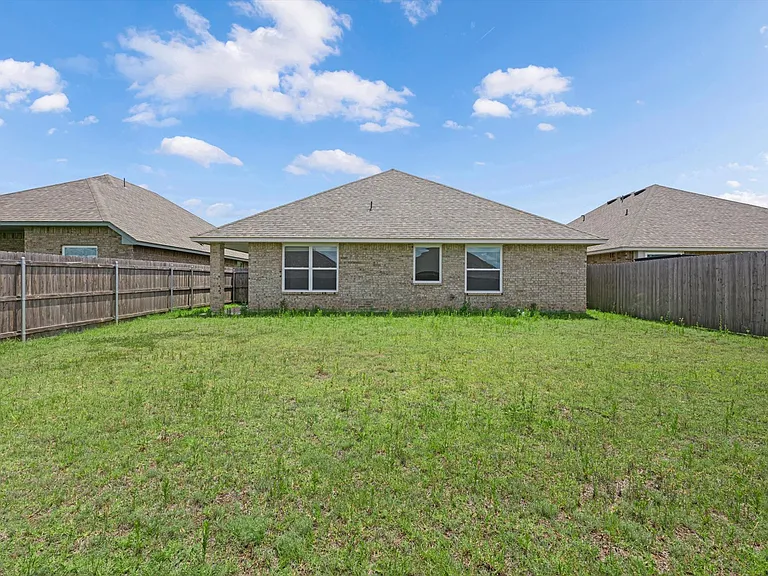 13933 Klinsman Rd — Photo 29