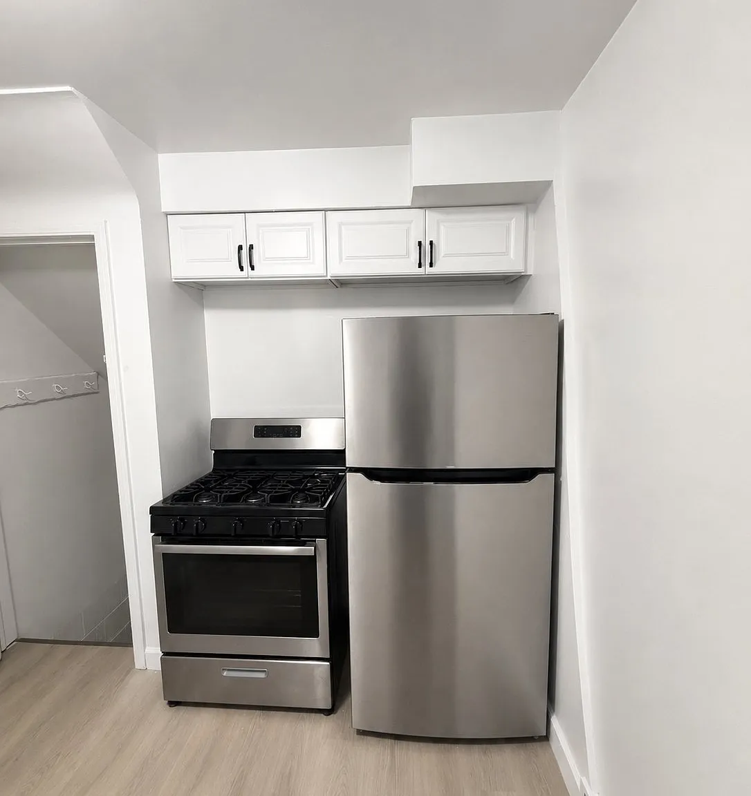 3 Bedroom Voucher Accepted! - 21748 Moross Rd, Grosse Pointe, MI — Photo 4