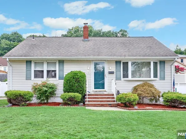 155 Oldfield Ave, Hasbrouck Heights, NJ 07604