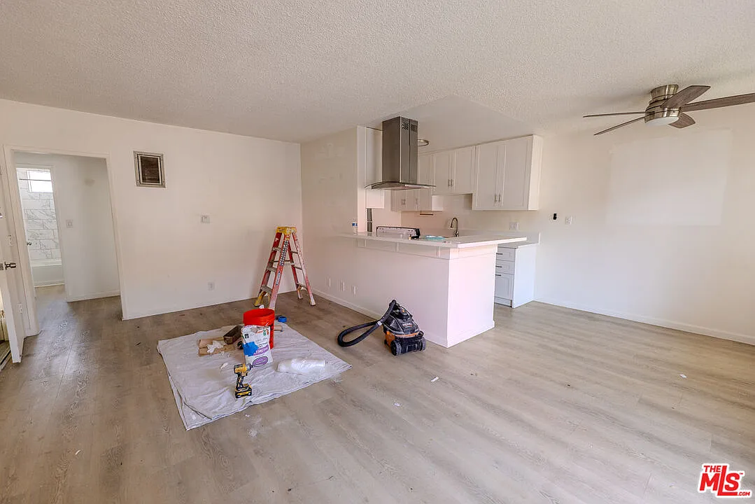 1 bed, 1.0 bath, 650 sqft, $2,350 — Photo 3