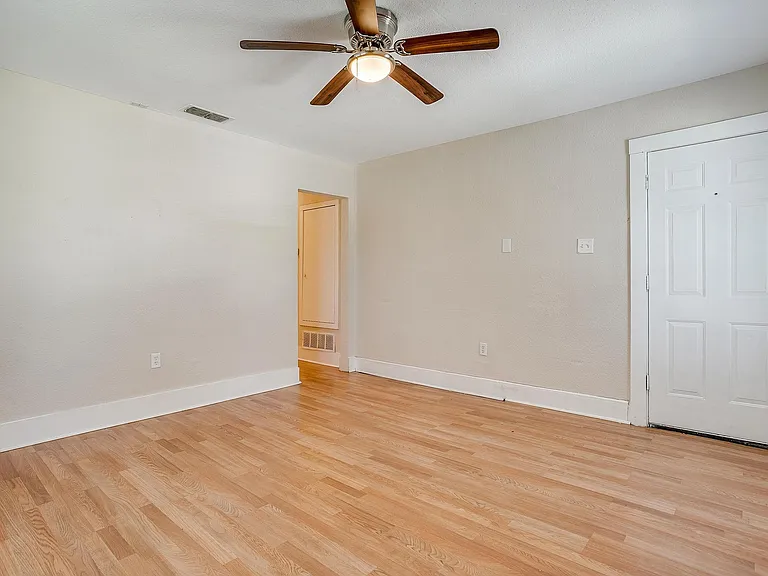 1016 E Arlington Ave #C — Photo 9