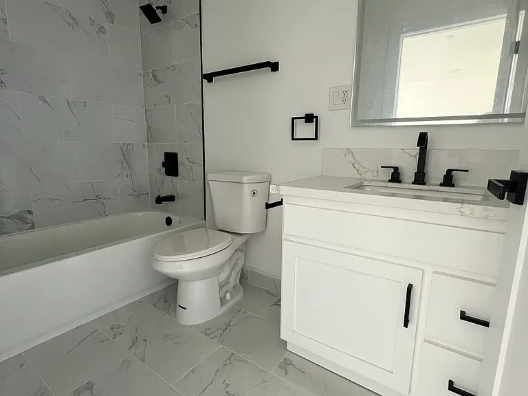 BATHROOM 2