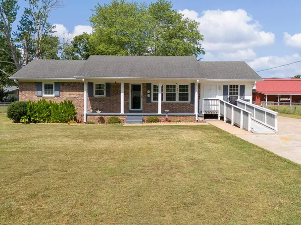 50 Blythe St, Savannah, TN 38372