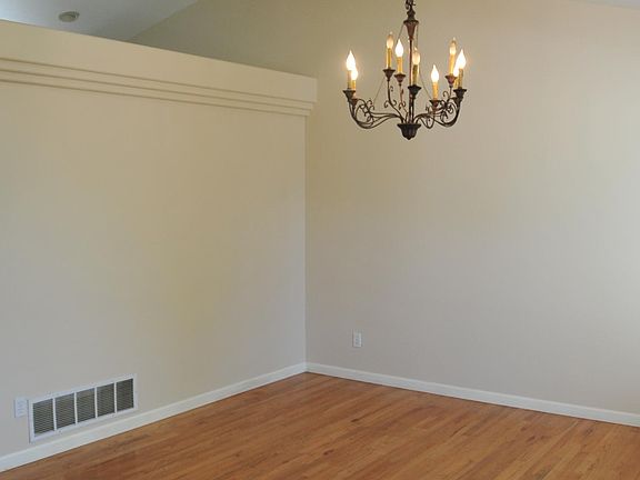3rd image of 1537 W Yaquina Dr