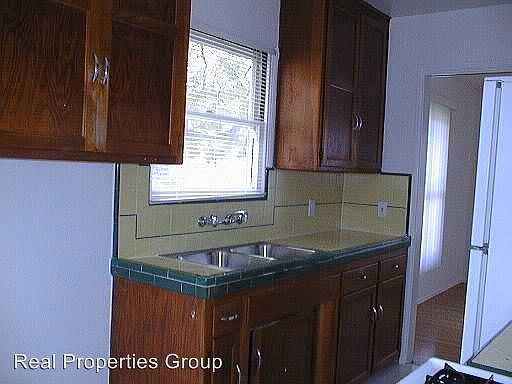 1st image of 2127 Catalina Blvd