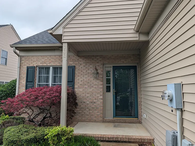 133 Bryant Dr — Photo 1