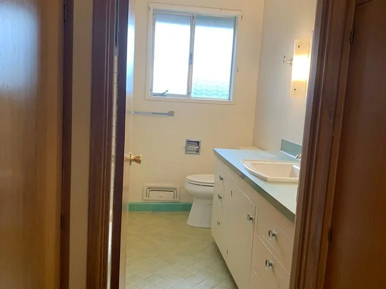 1328 NE 55th Ave — Photo 18