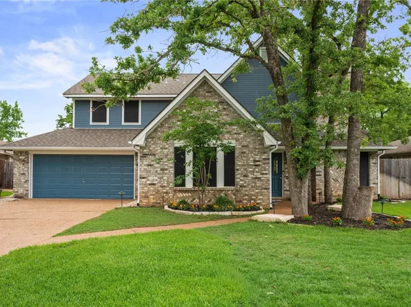 9203 Shadowcrest Dr, College Station, TX 77845
