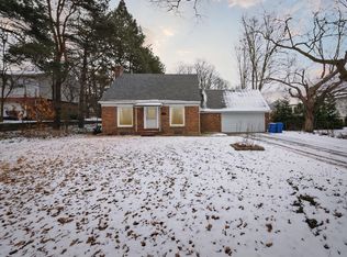 3838 Clintonville Rd, Waterford, MI 48329