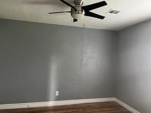 1724 NW Ash Ave — Photo 8