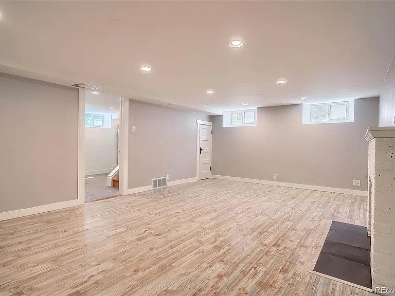 2232 S Clayton St — Photo 37