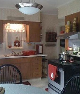 4th image of 36 Maple St