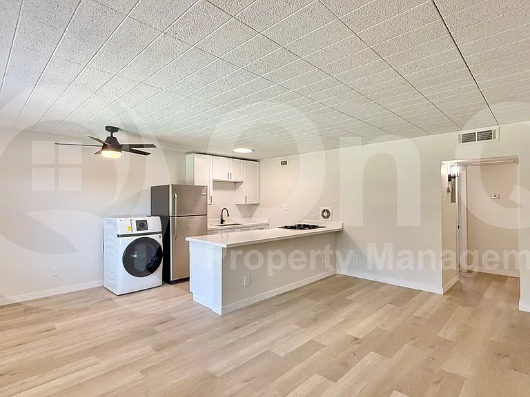 25 E Eva St #10 — Photo 5