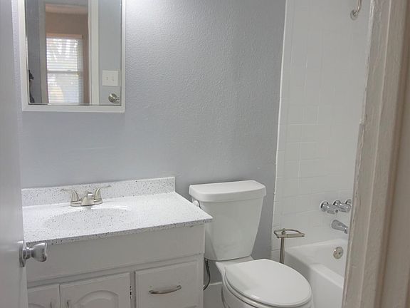 5th image of 111 E Rogers St