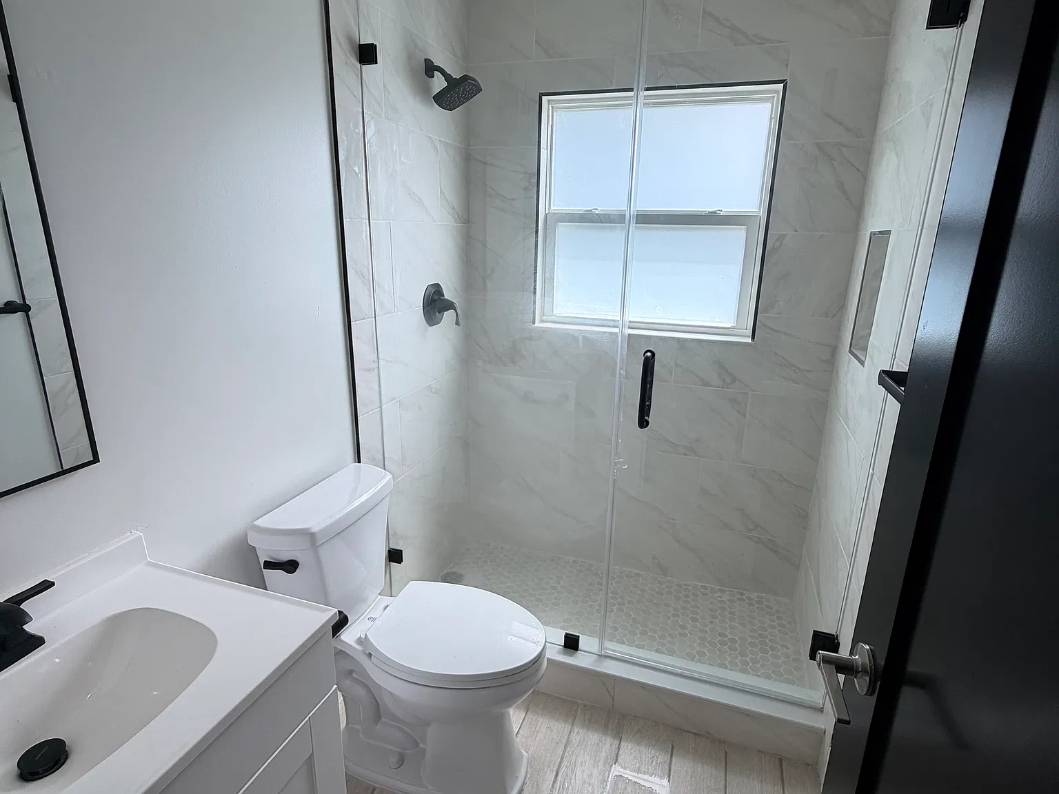 2 bed, 900 sqft, $1,600 — Photo 3