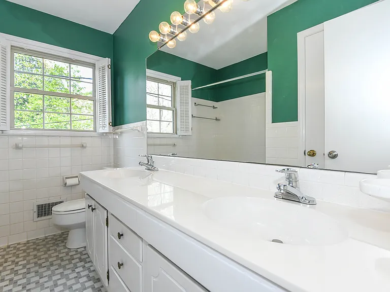 1804 Strathmore Dr — Photo 19