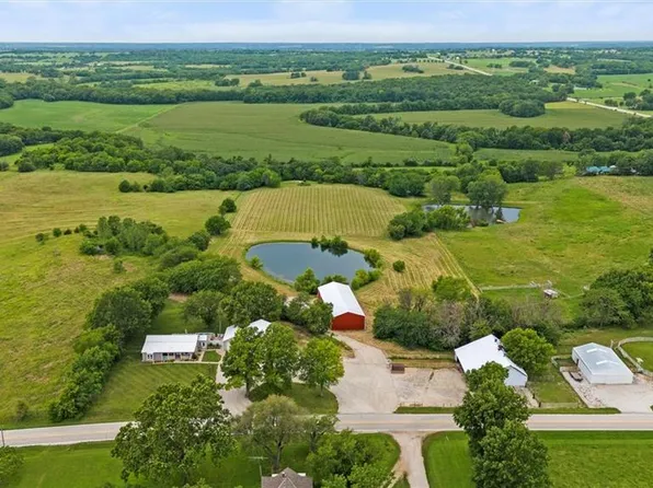 28180 Somerset Rd, Paola, KS 66071