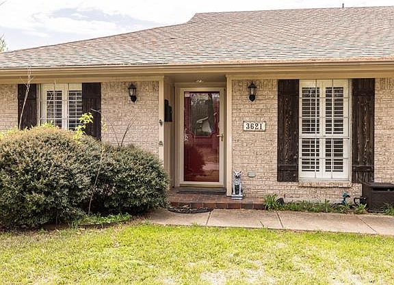 3rd image of 3621 Wayland Dr