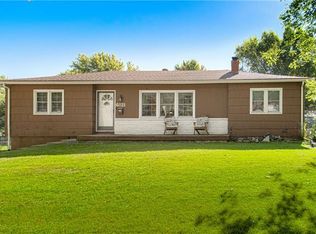 6121 Laurel Ave, Raytown, MO 64133