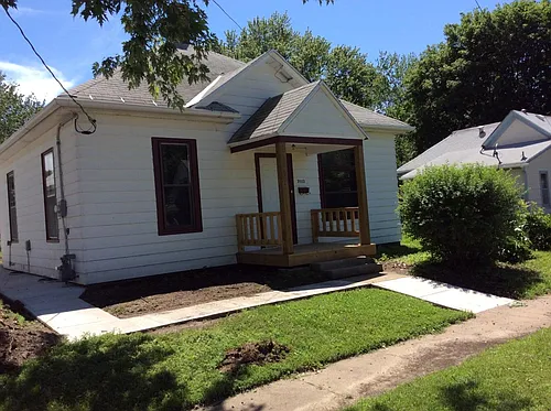 3112 Marshall Ave Photo 1