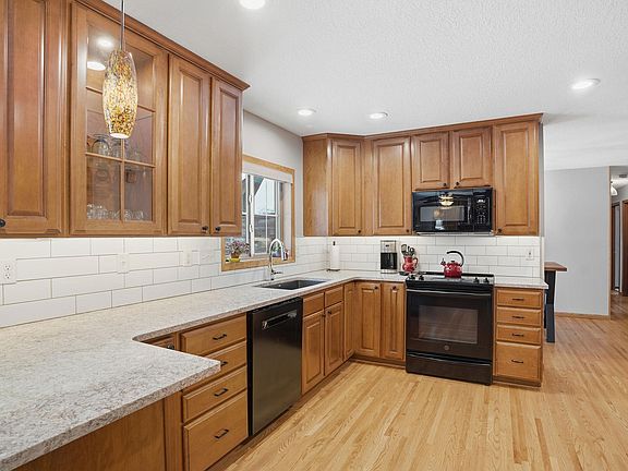 5th image of 10001 Morris Rd