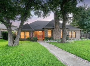 6906 Trapper Ct, Arlington, TX 76001