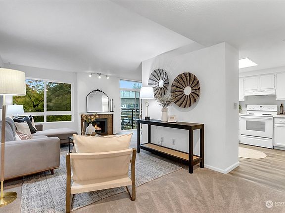3rd image of 11300 1st Avenue NE #212