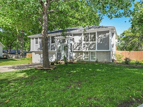 2nd image of 603 S Hamilton Cir