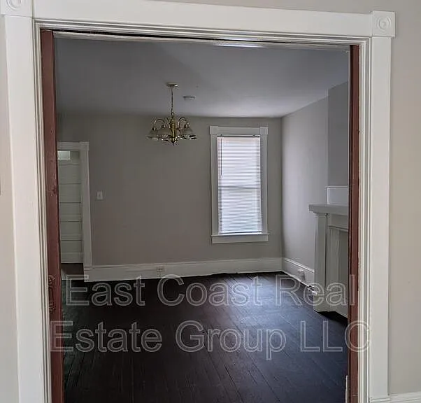 304 1/2 W Martin St — Photo 28