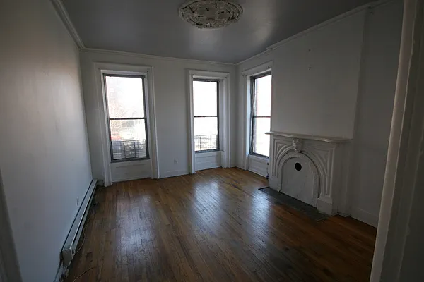 Rented by Rental Solutions Inc | media 36