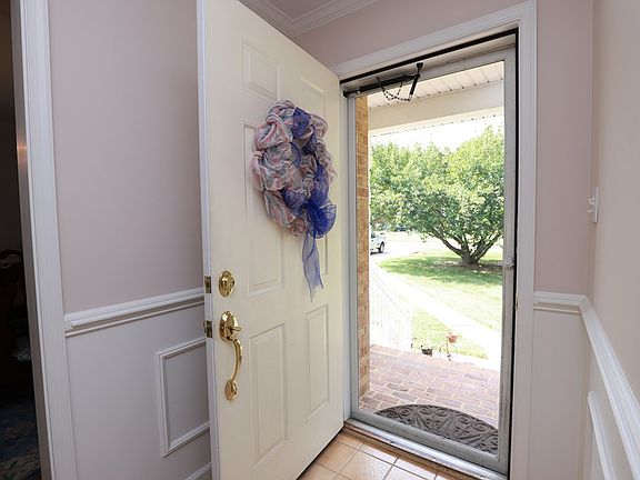 5th image of 153 Lawrence Pl