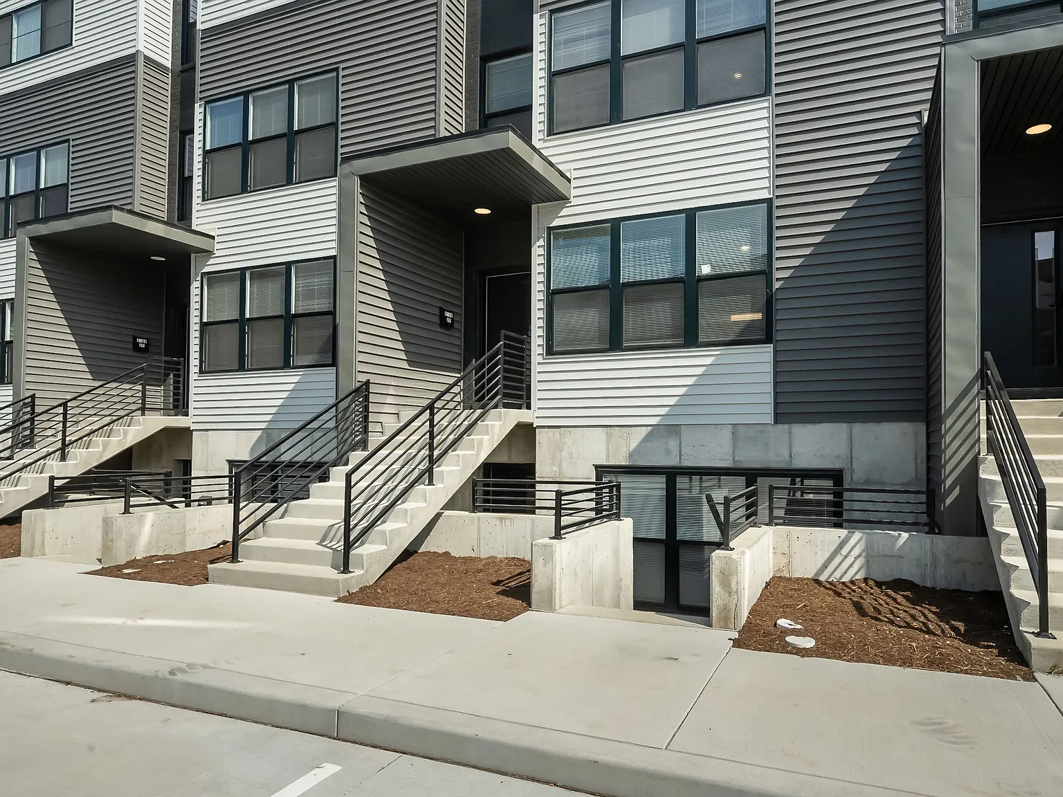 2 bed, 2.5 bath, 1314 sqft, $1,980 — Photo 1
