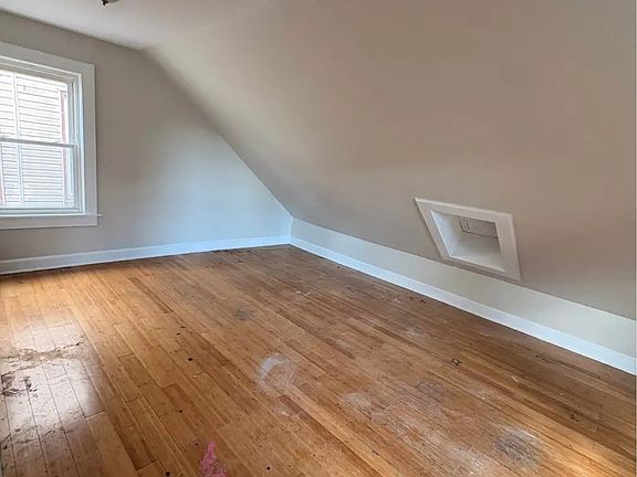 4th image of 858 S 17th St #G2