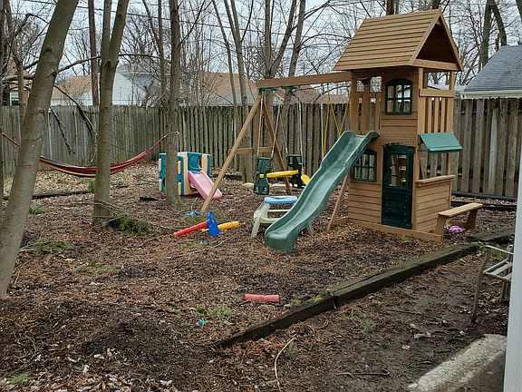 4th image of 1315 Oakdale Ave