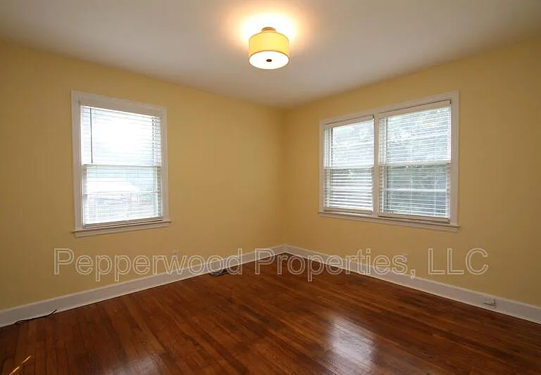 111 Timothy St — Photo 9