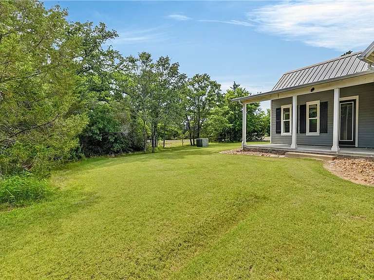 5428 Raymond Stotzer Pkwy — Photo 39